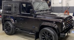 This 1988 Modded Land Rover Defender Is Ruggedness At Its Best | Carscoops