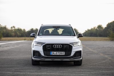 Audi Plugs Q7 Into A New Era With Up To 450 HP And Up To 27 Miles Of EV ...