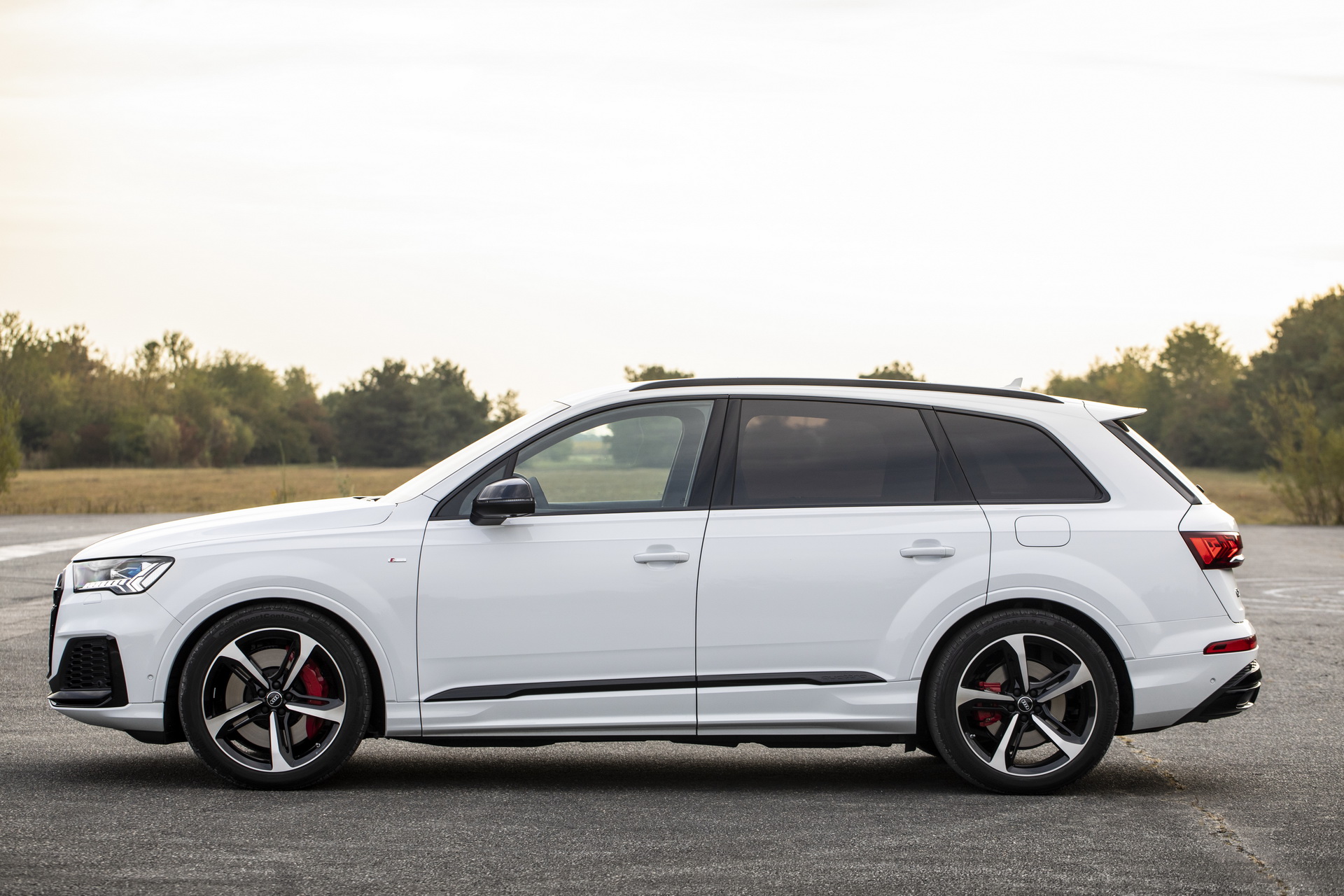 Audi Plugs Q7 Into A New Era With Up To 450 HP And Up To 27 Miles Of EV ...