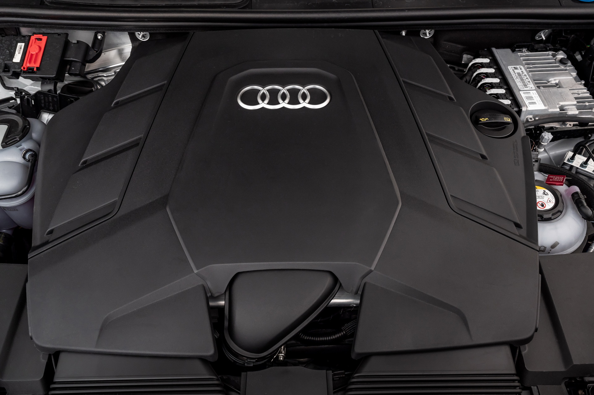 Audi Plugs Q7 Into A New Era With Up To 450 HP And Up To 27 Miles Of EV ...