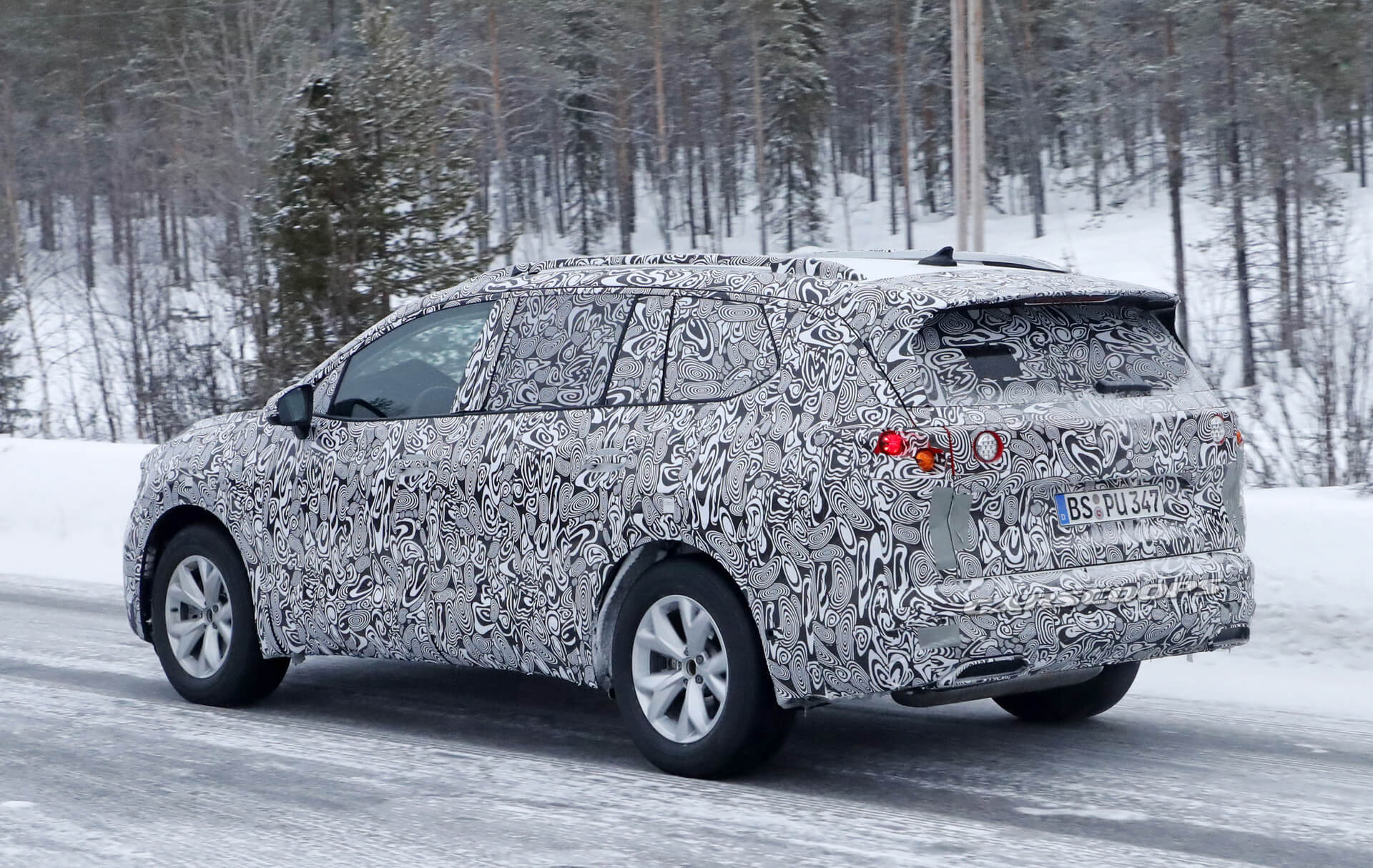 Vw S Super Sized 21 Smv Crossover Spied Testing In Europe Carscoops