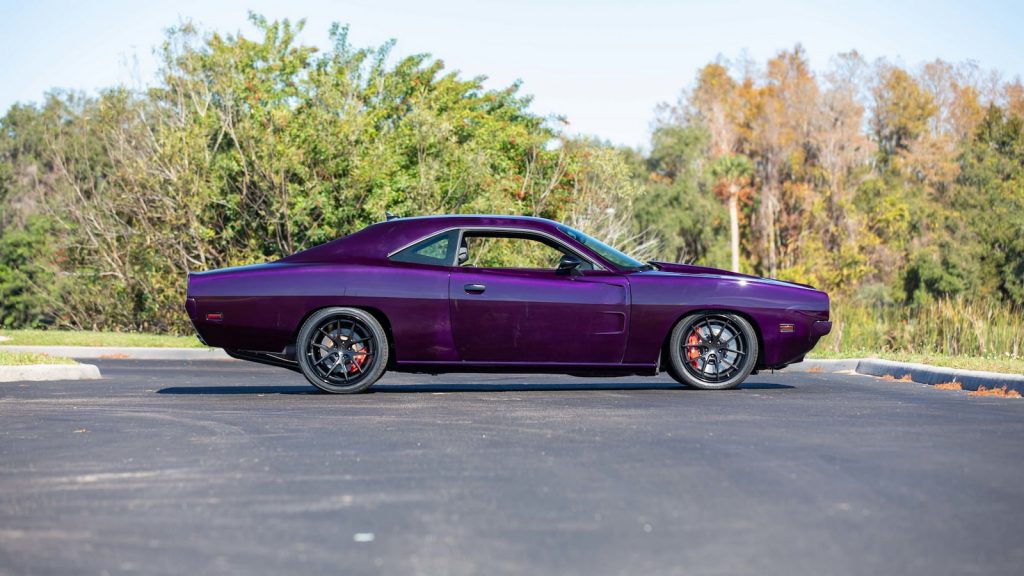 2019 Dodge Challenger Hellcat Wears Carbon 1969 Charger Body Like A ...