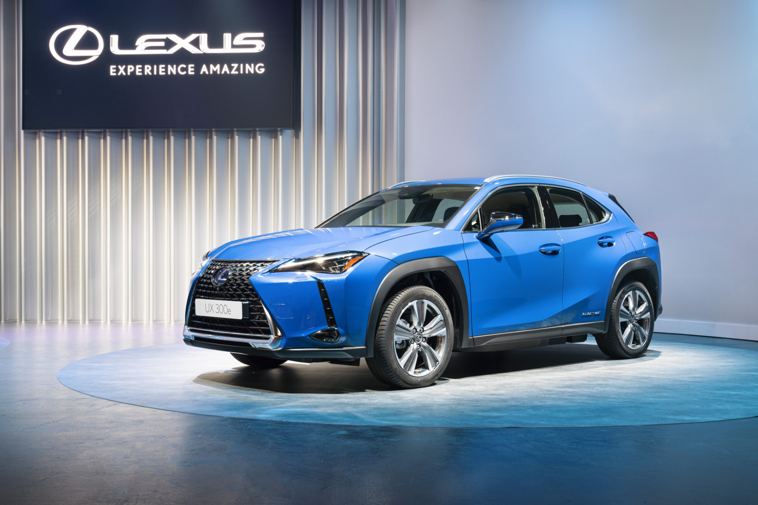 Lexus Targets 300 Km Wltp Range For Ux 300e Ev In Europe Carscoops