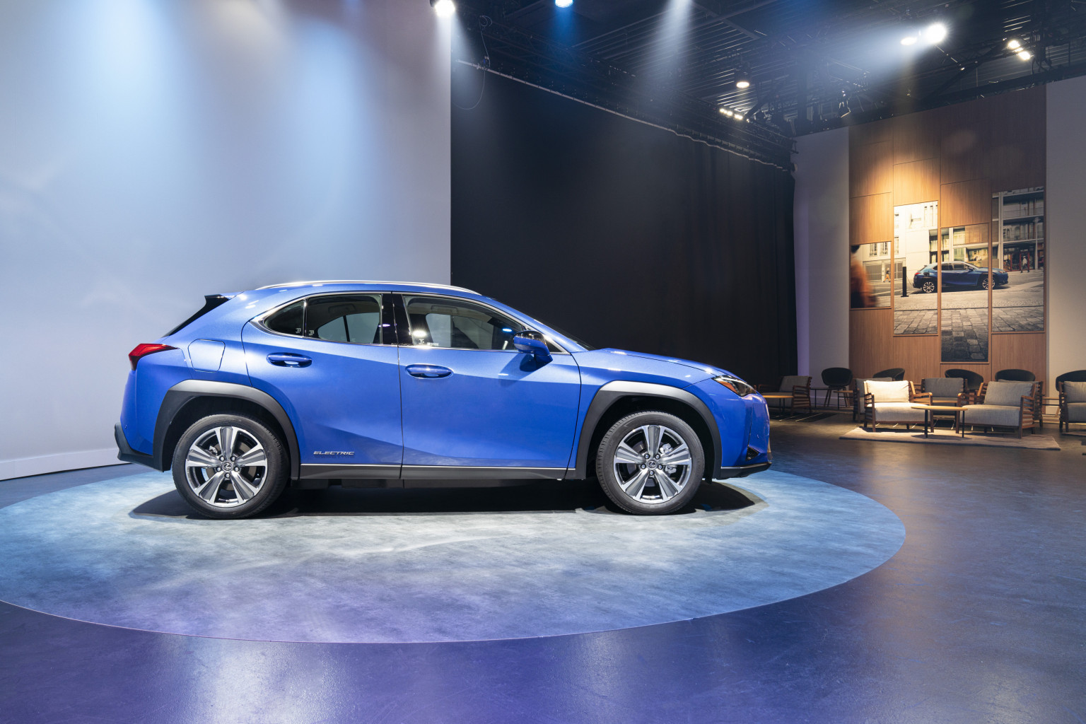 Lexus Targets 300 Km Wltp Range For Ux 300e Ev In Europe Carscoops