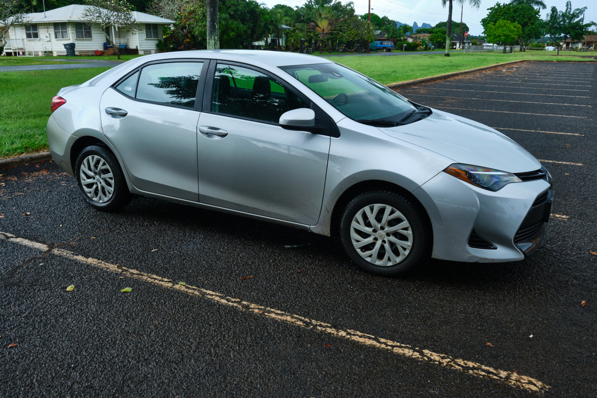 what we learned driving the older 2019 toyota corolla sedan for a week in hawaii carscoops older 2019 toyota corolla sedan