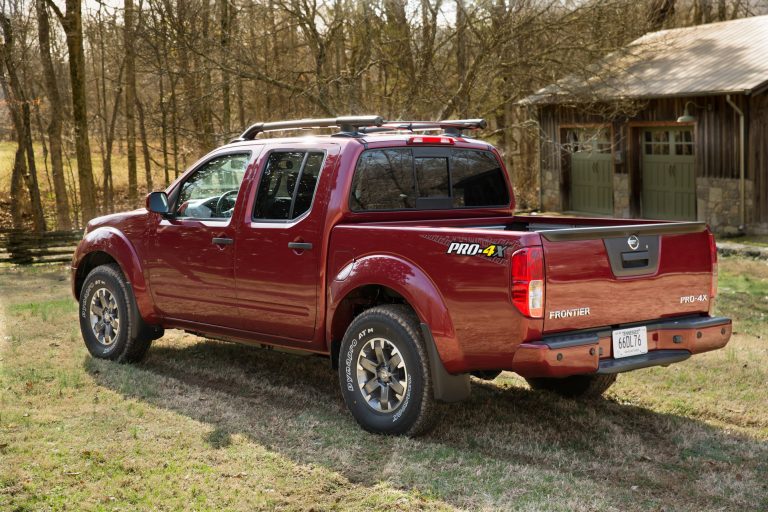 2020 Nissan Frontier Keeps Last Year’s Looks, Gets Next Year’s 3.8L V6 ...