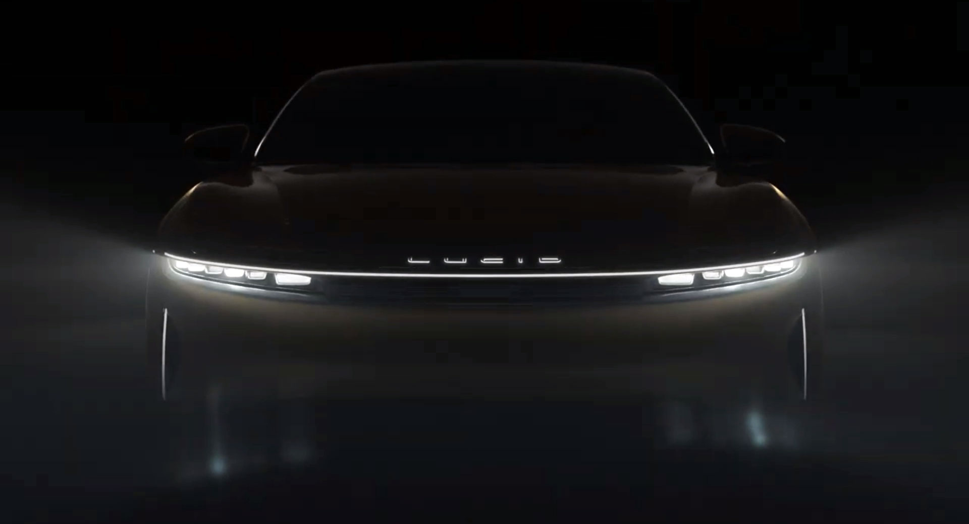 lucid air voltage