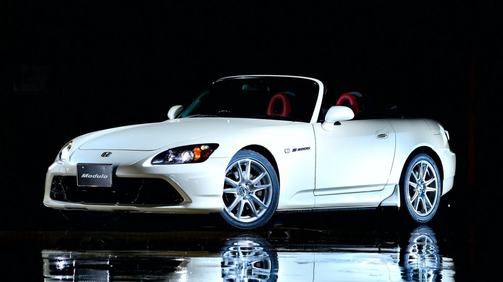 Altid uhøjtidelig udledning Honda Wants To Freshen Up Your JDM S2000 Roadster With '20th Anniversary'  Genuine Accessories | Carscoops