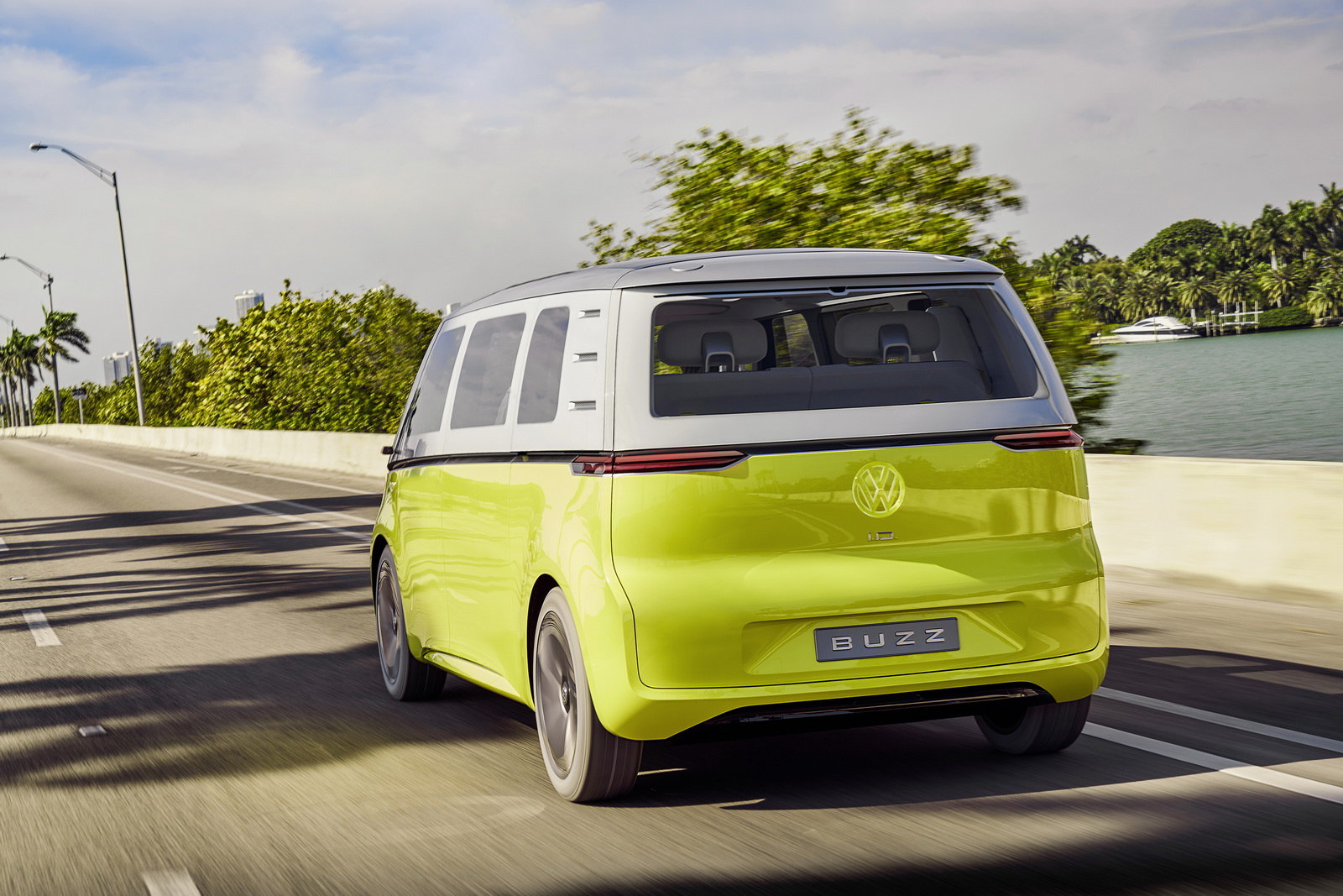 2024 VW ID. BUZZ Electric Bus Spied For The First Time In Production ...