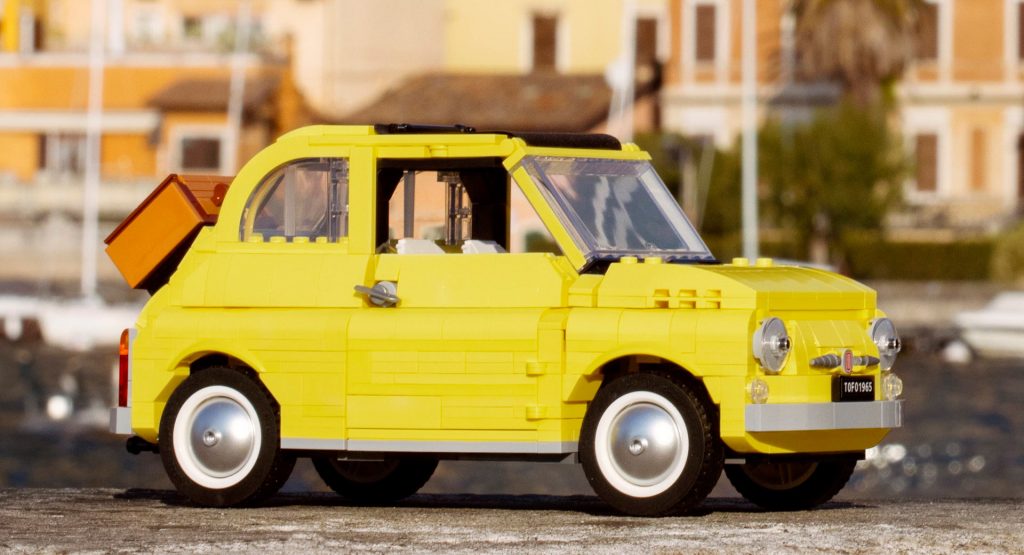 Hou op nicotine Waterig LEGO Goes Back To The 60's With Creator Expert Fiat 500 Classic, Builds  Life-Size Brick Model To Go With It | Carscoops