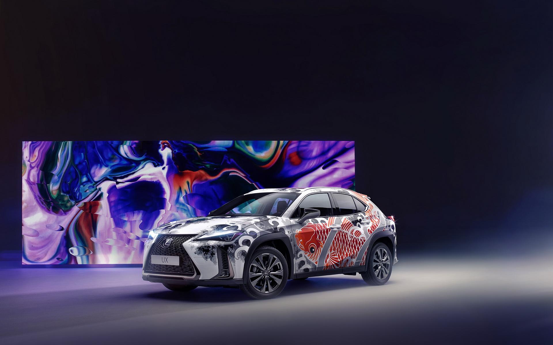 https://www.carscoops.com/wp-content/uploads/2020/03/2020-lexus-ux-tatooted-car-1.jpg