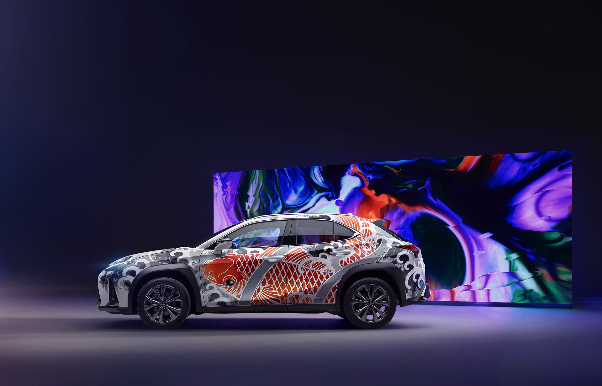 https://www.carscoops.com/wp-content/uploads/2020/03/2020-lexus-ux-tatooted-car-3.jpg