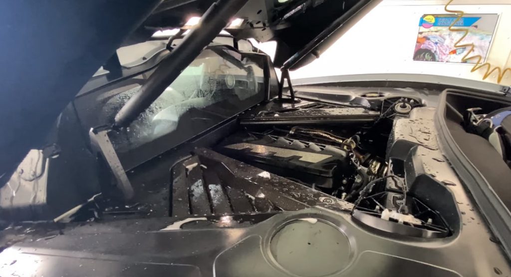  2020 Corvette C8’s Rear Hatch Seems To Let A Lot Of Water In The Engine Bay