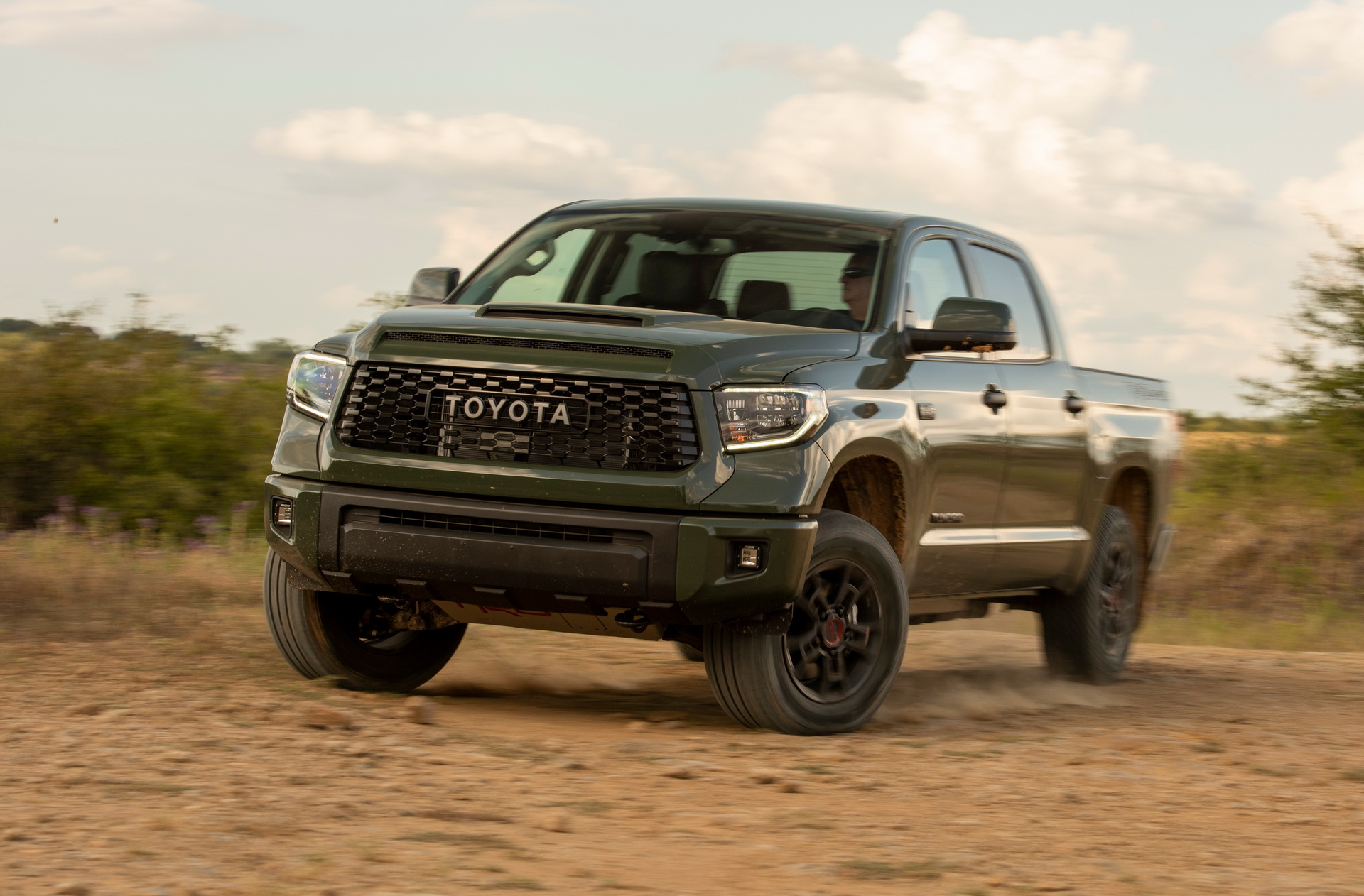 200Popular Gmc denali vs toyota tundra Desktop Background