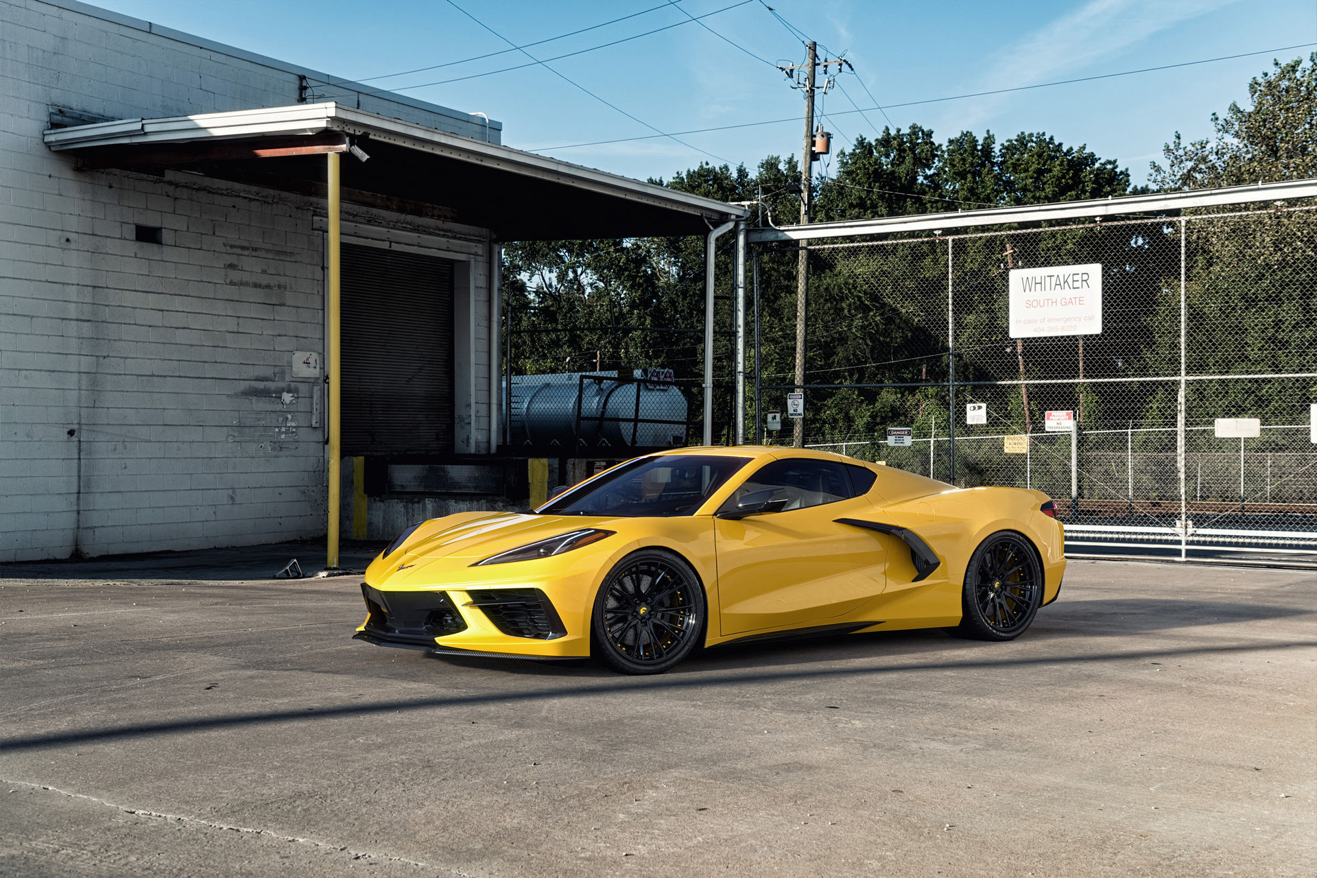 c8 corvette with custom wheels