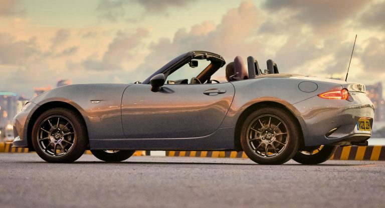 Mazda Unveils New MX-5 R-Sport Convertible UK Special | Carscoops