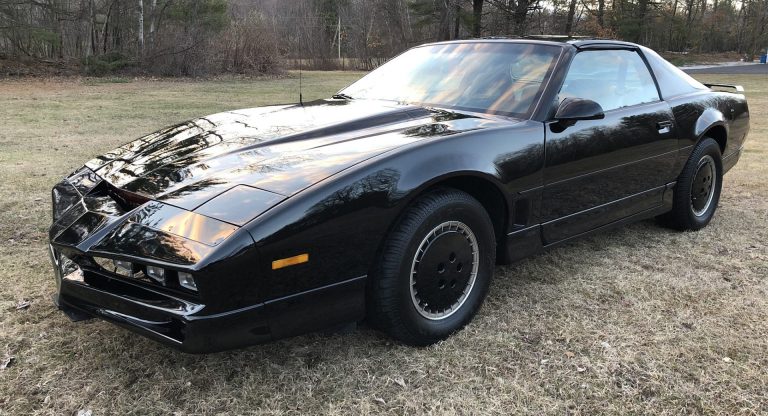 Live Out Your Movie Car Fantasies With This Pontiac Firebird ‘KITT ...