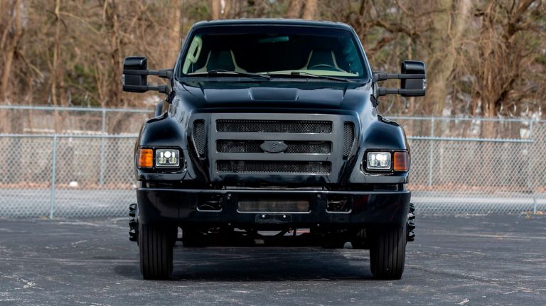 Want The Biggest, Meanest Pickup In The ‘Hood? Try This Six-Door 2005 ...