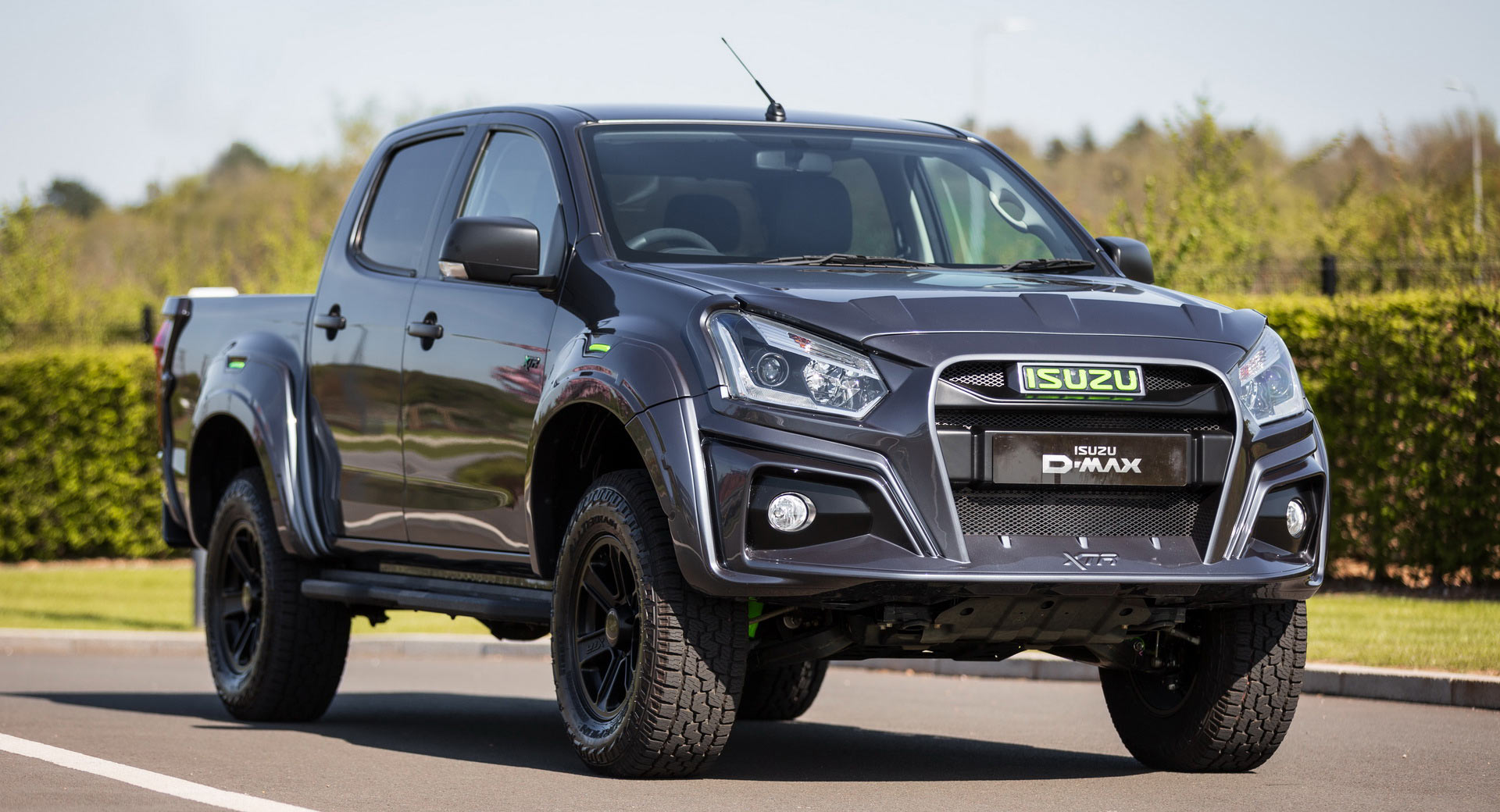 Isuzu DMax XTR Color Edition Can Look Vibrant While Muddy Carscoops