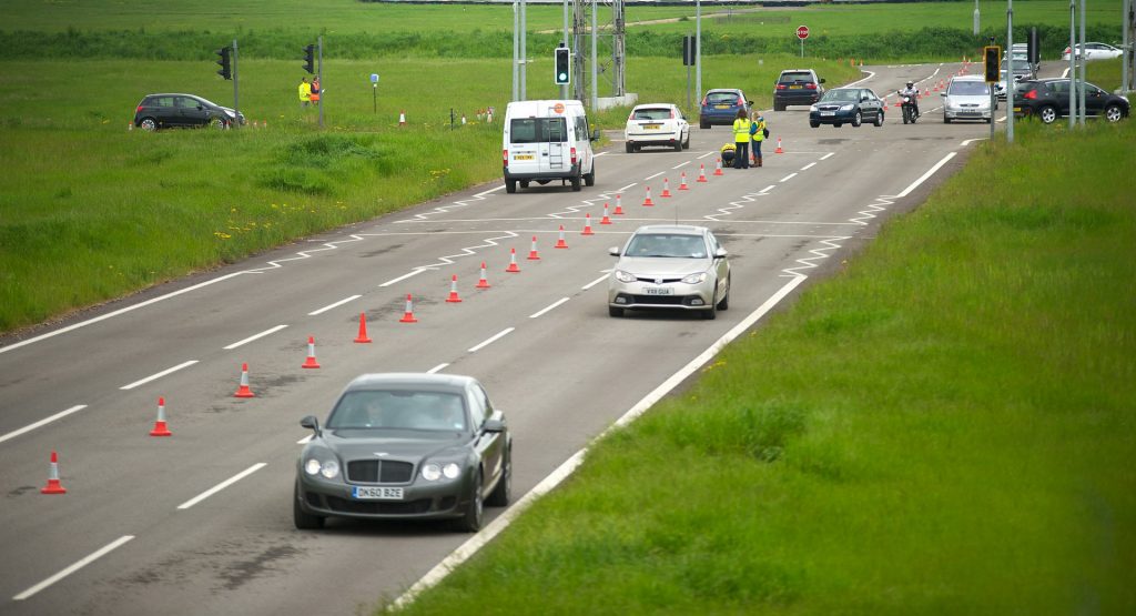  Drivers In UK Doing “Extreme” Speeds During COVID-19 Lockout