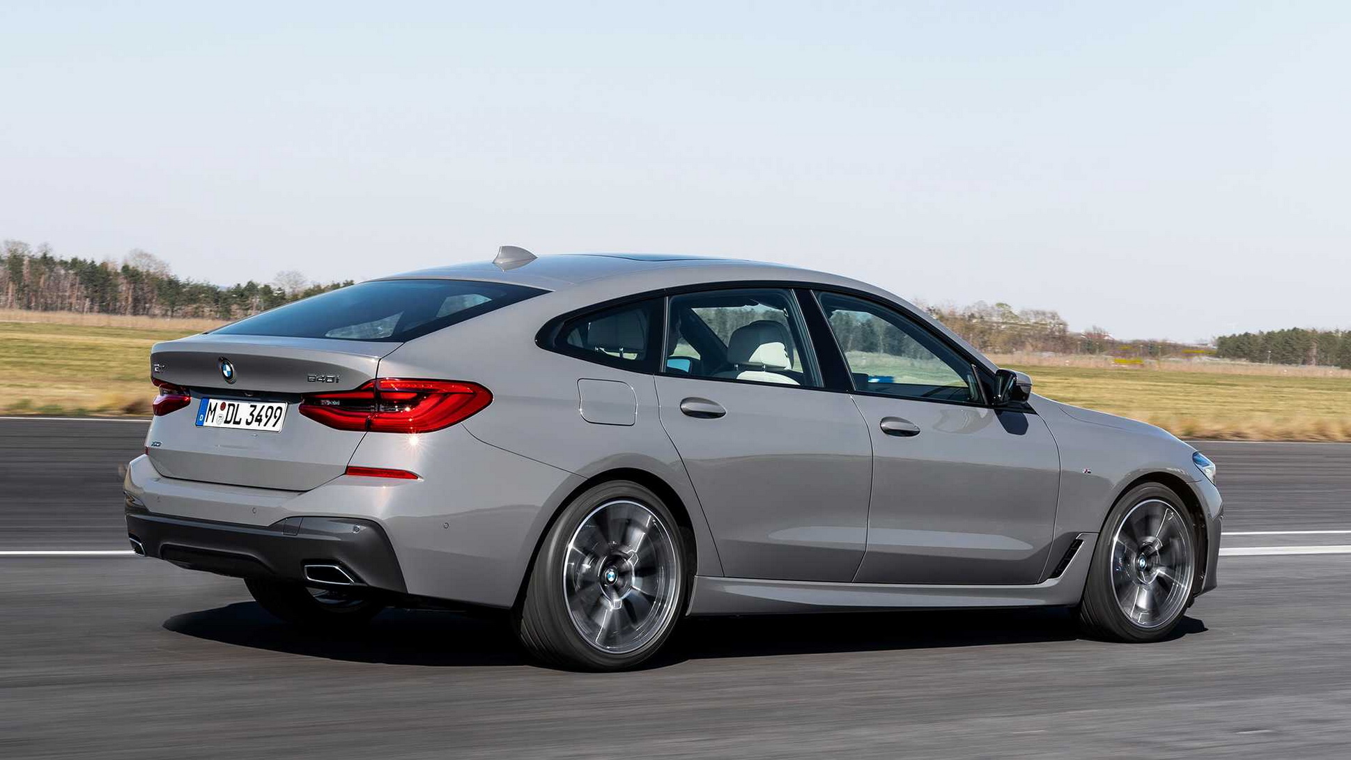 21 Bmw 6 Series Gt Gets A Mild Facelift But Falls Victim To Suvs In The Uk Carscoops