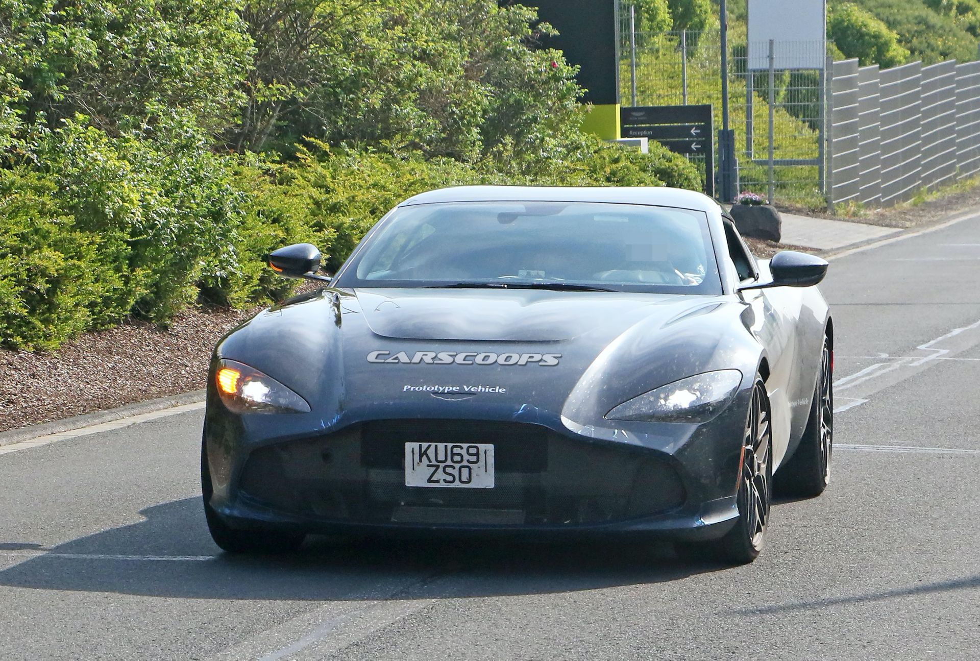 Aston Martin DBS gt Zagato 2020