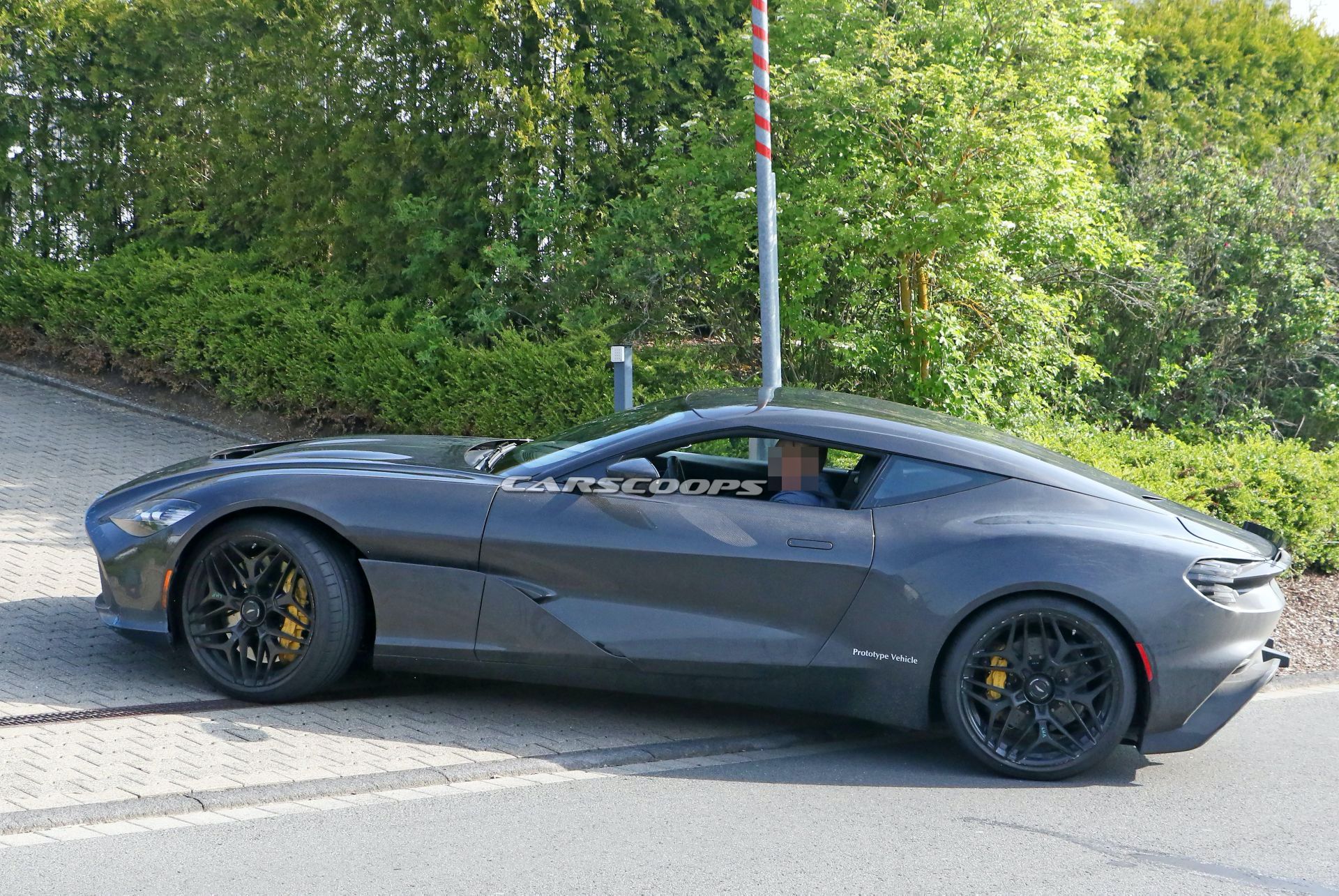 Aston Martin DBS gt Zagato 2020