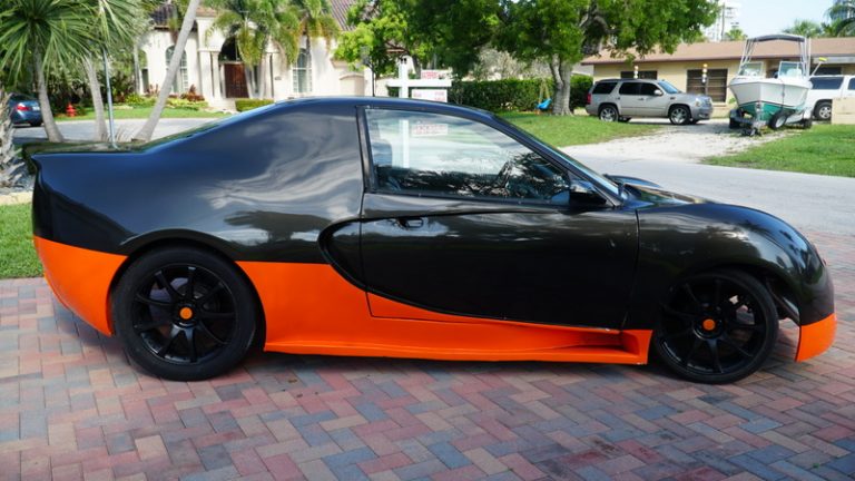 Meet The Civic Gatti, A Honda Cosplaying As A Bugatti Veyron | Carscoops