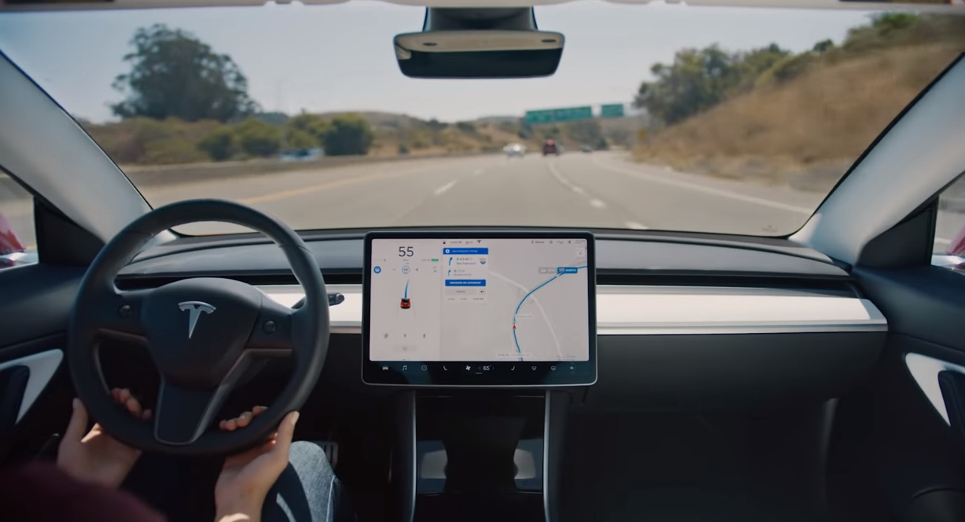 Tesla a reçu l’ordre de mettre à niveau gratuitement son ordinateur autonome en raison d’une « publicité mensongère »
