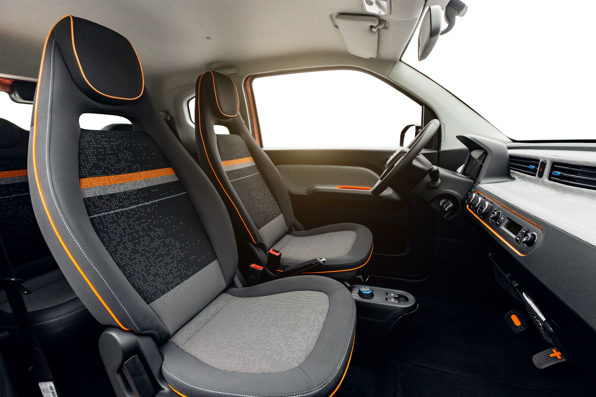 GM And SAIC's Wuling Releases New Interior Photos Of Hong Guang Mini EV |  Carscoops