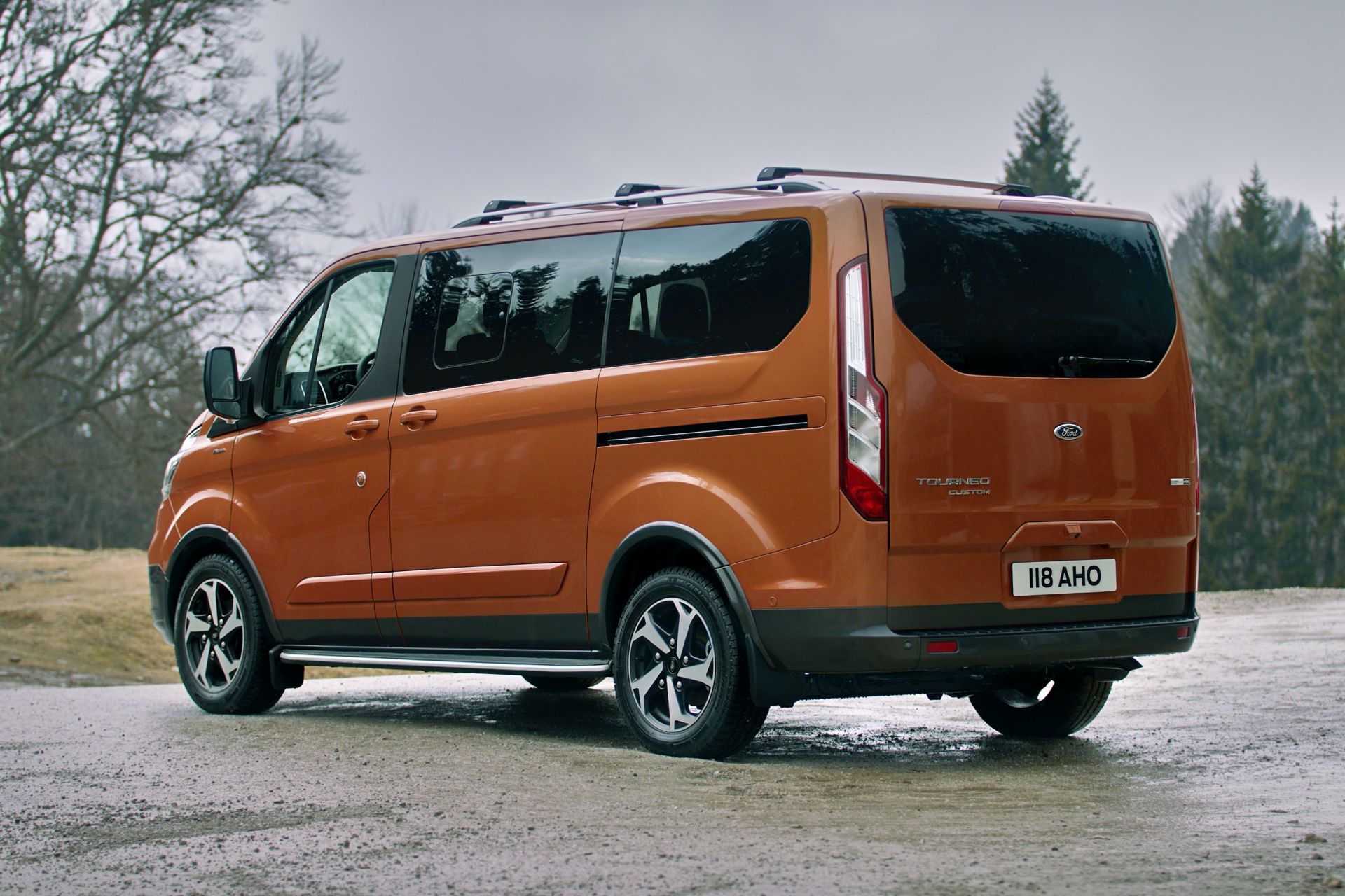 Neerwaarts Fictief charme Ford Transit And Tourneo Vans Get SUV-ified With New Trail and Active  Models In Europe | Carscoops