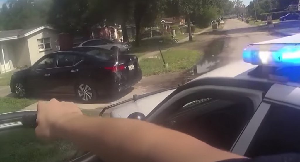  Woman Borrows Friend’s Car, Gets Caught In Scary Standoff As It Was Reported Stolen