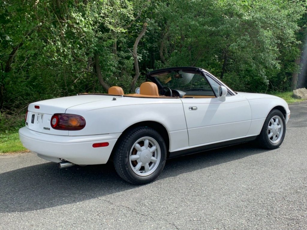 Hurry Up And Bid On This 15k Mile 1993 Mazda MX-5 Miata | Carscoops