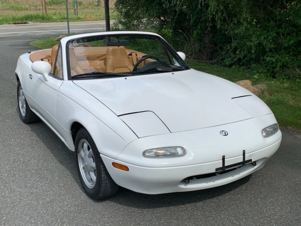 Hurry Up And Bid On This 15k Mile 1993 Mazda MX-5 Miata | Carscoops