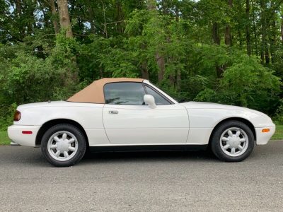 Hurry Up And Bid On This 15k Mile 1993 Mazda MX-5 Miata | Carscoops