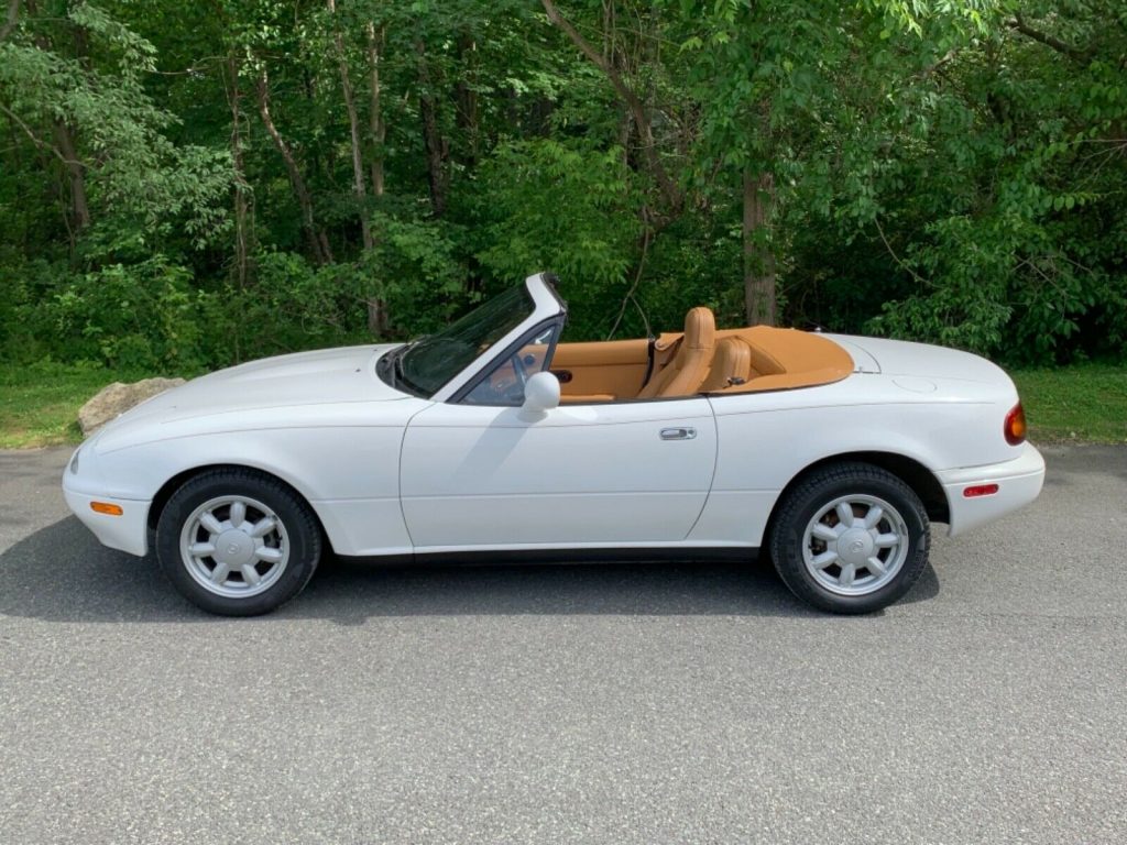 Hurry Up And Bid On This 15k Mile 1993 Mazda MX-5 Miata | Carscoops