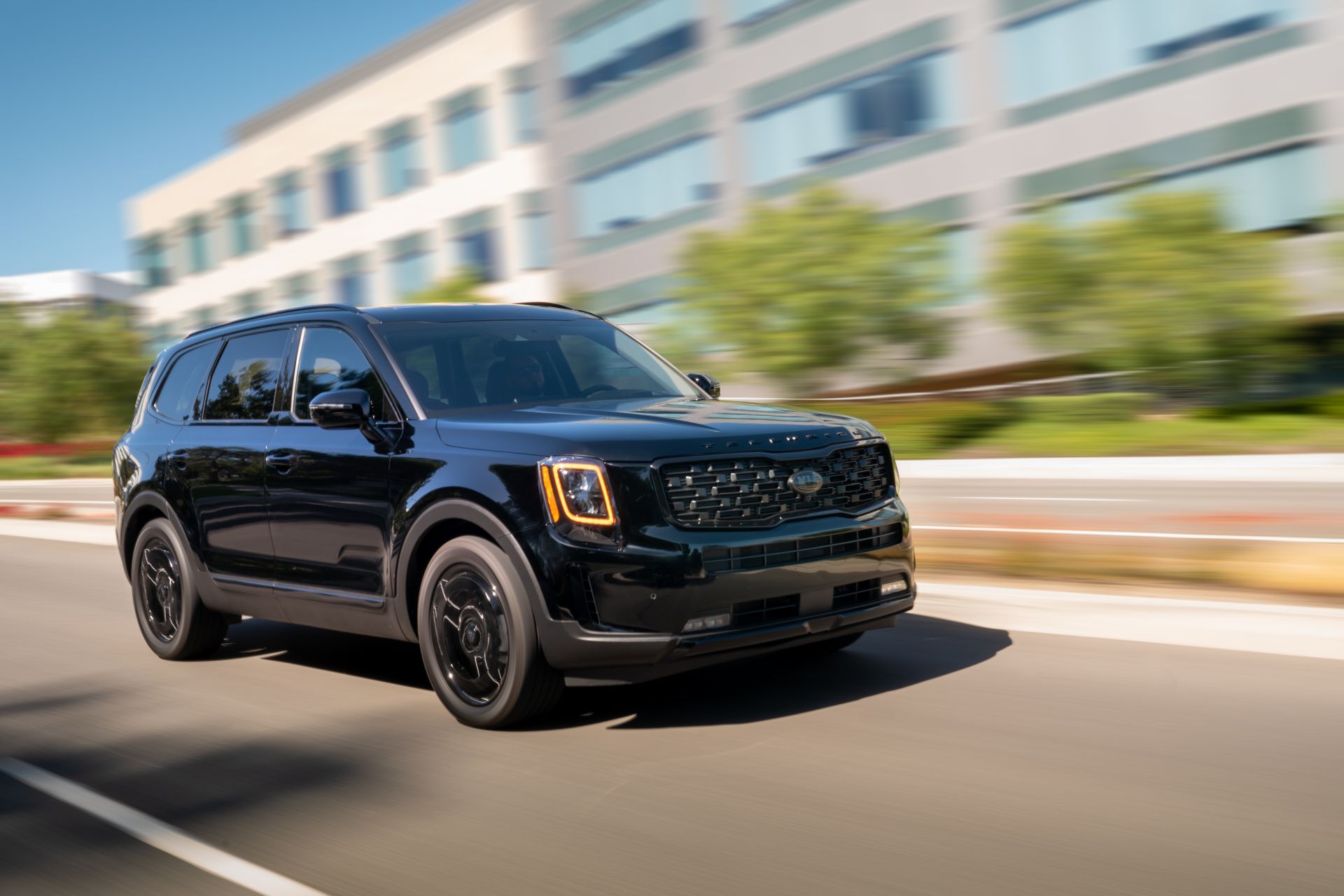 2021 kia telluride nightfall edition chooses the dark side