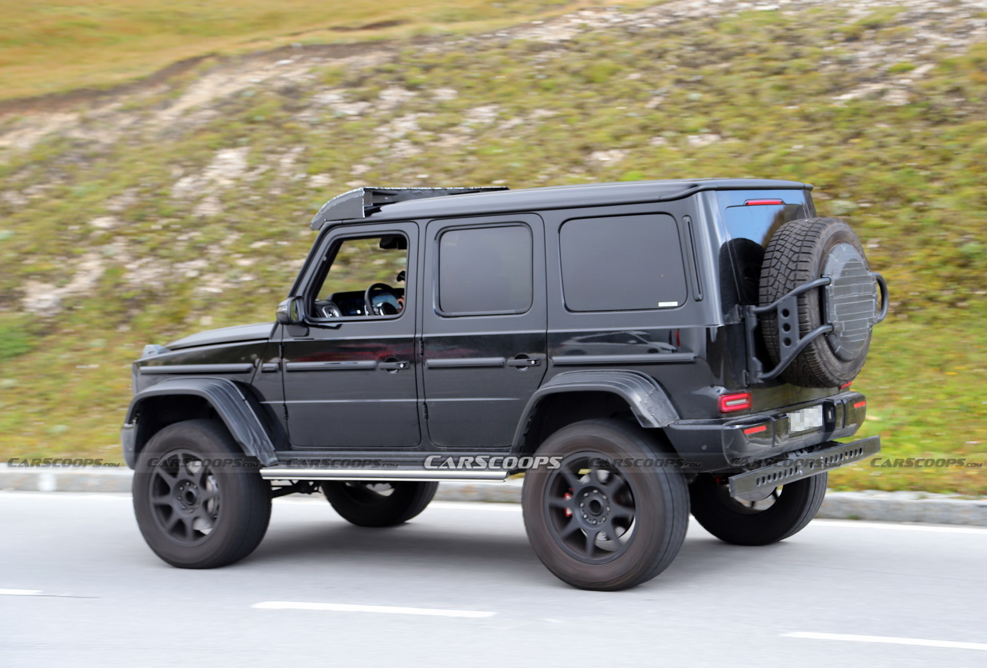 21 Mercedes Amg G Class 4x4 Spied Undisguised Looks Every Bit As Wild As The Original Carscoops