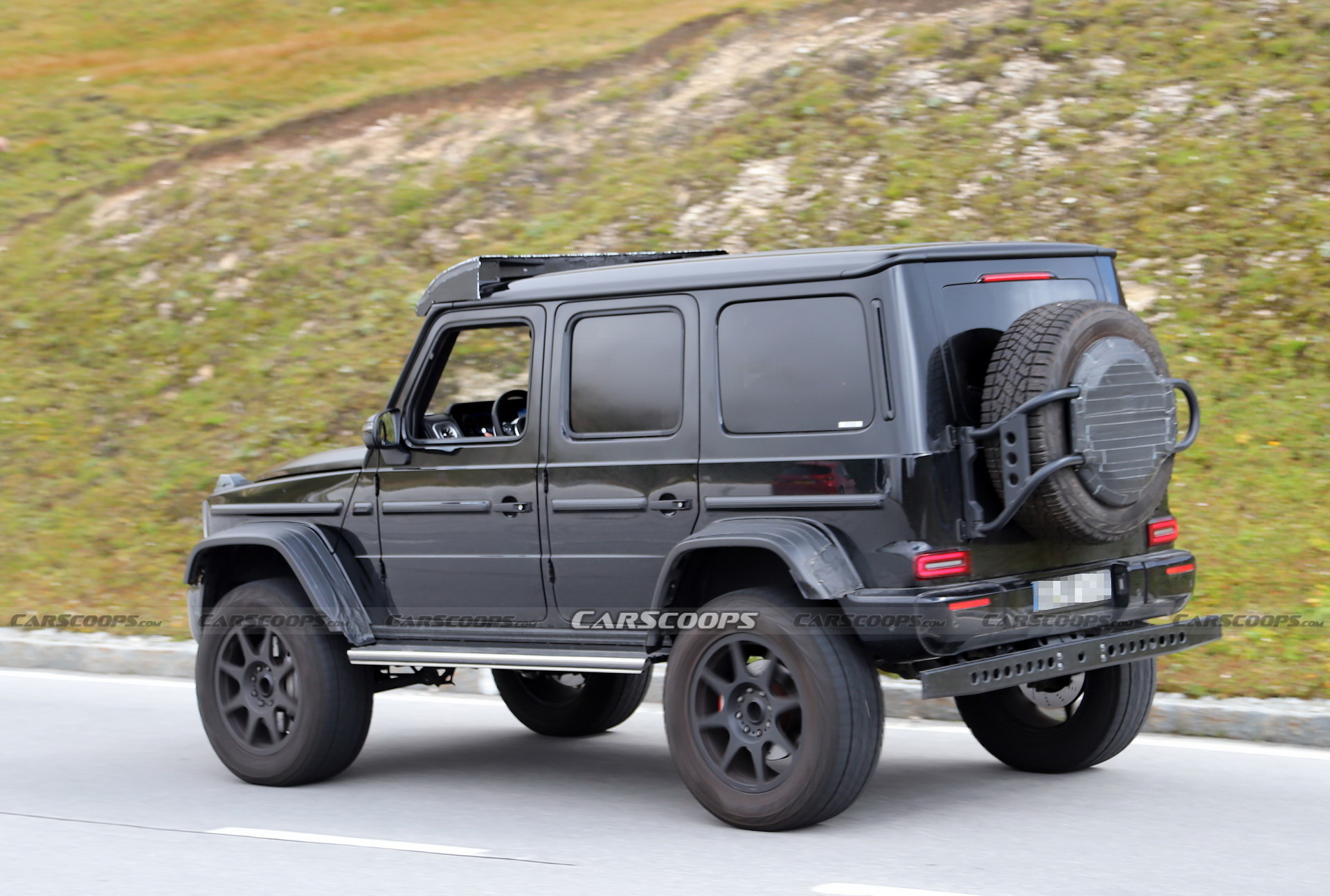 21 Mercedes Amg G Class 4x4 Spied Undisguised Looks Every Bit As Wild As The Original Carscoops