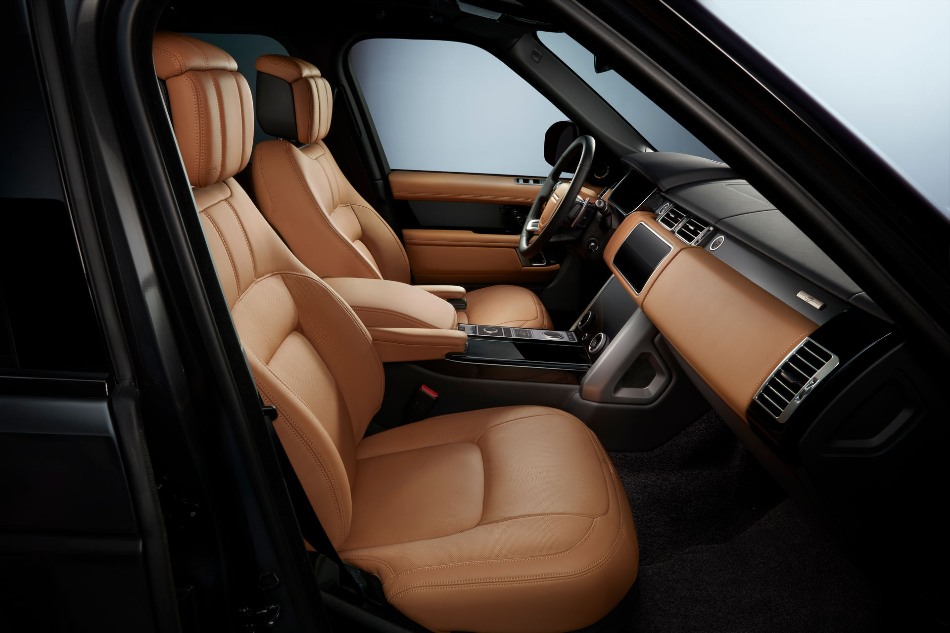 Range Rover Inside Seats  - The 2013 Range Rover, The Fourth Generation Of The Iconic Luxury Suv, Is Now In Dealerships.