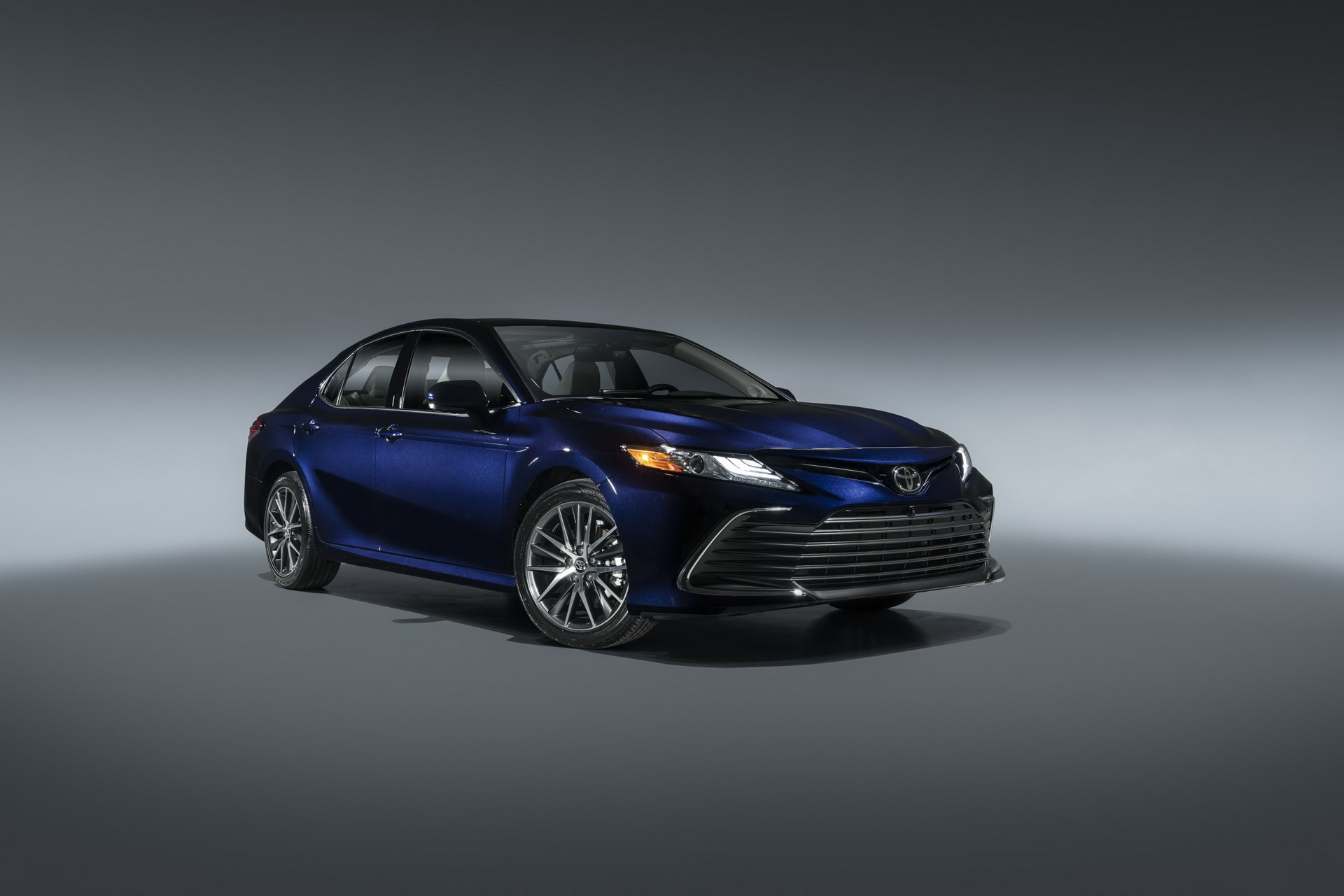 2021 Toyota Camry Debuts New Safety Tech And Xse Hybrid Grade Carscoops