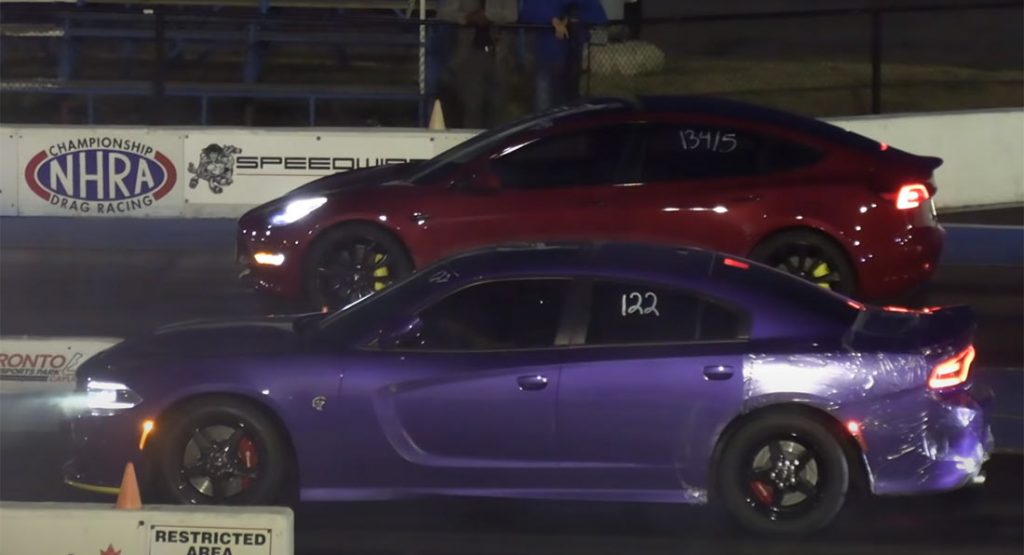  This Purple Dodge Charger Hellcat May Look Playful But It’s A Beast