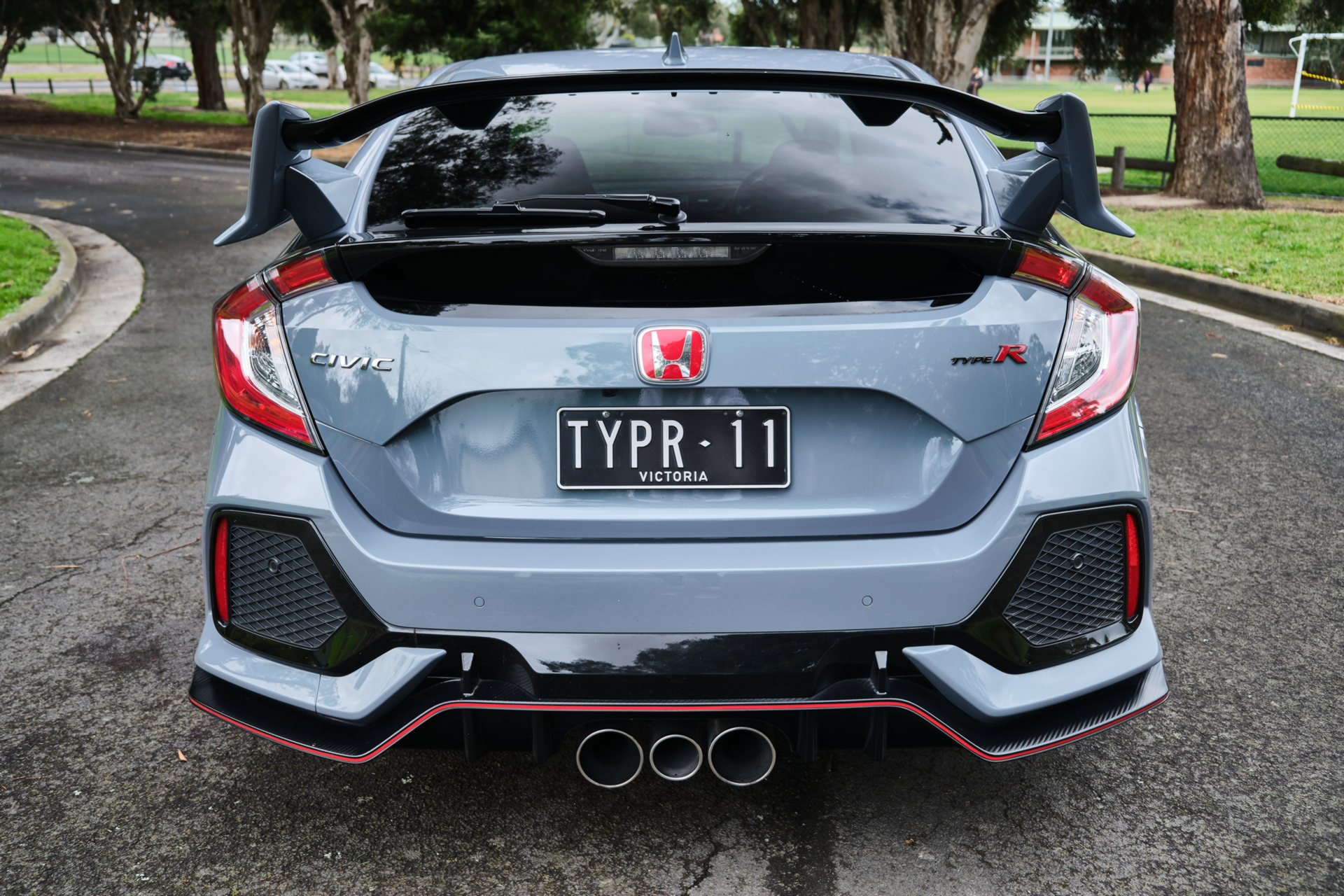 Driven 19 Honda Civic Type R Does What No Other Hot Hatch Can Carscoops