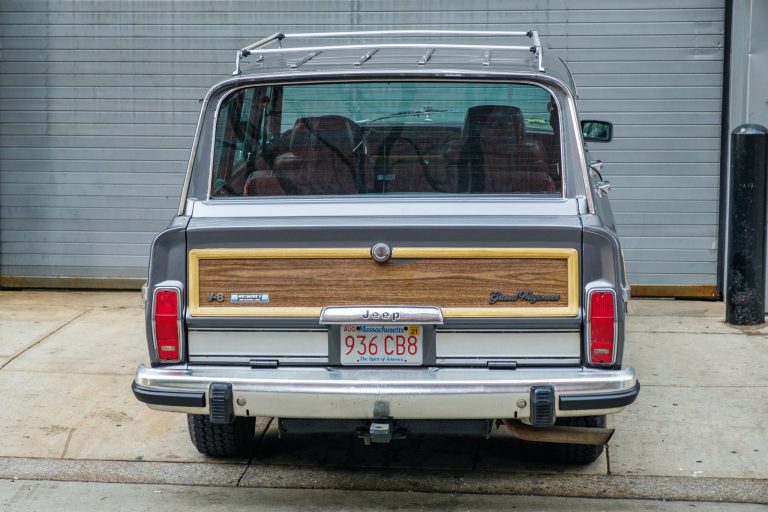 This Jeep Grand Wagoneer Will Take You Back To The 1980s | Carscoops