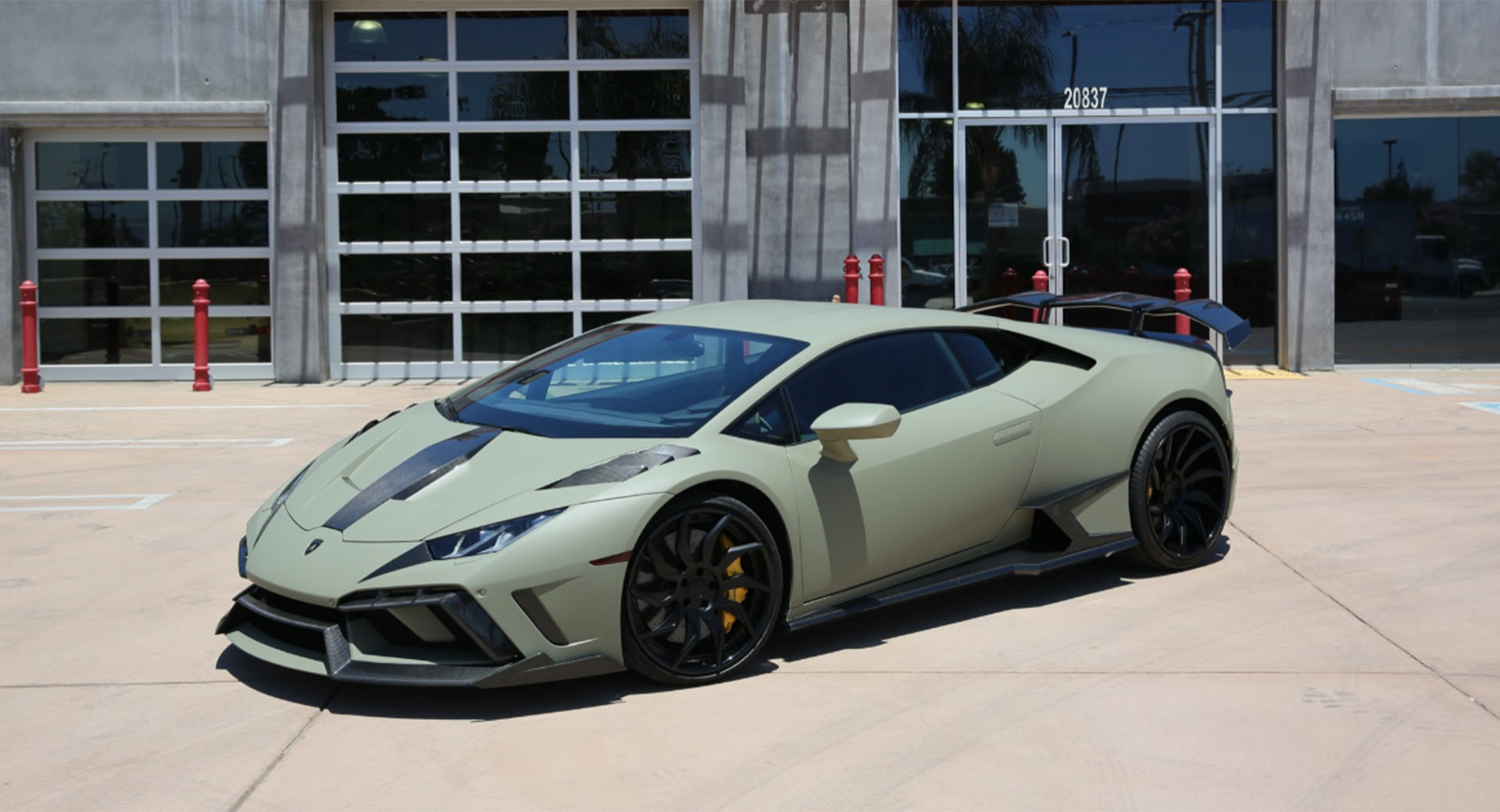 This Carbon Fiber Kit For The Lamborghini Huracan Costs $39,000 | Carscoops