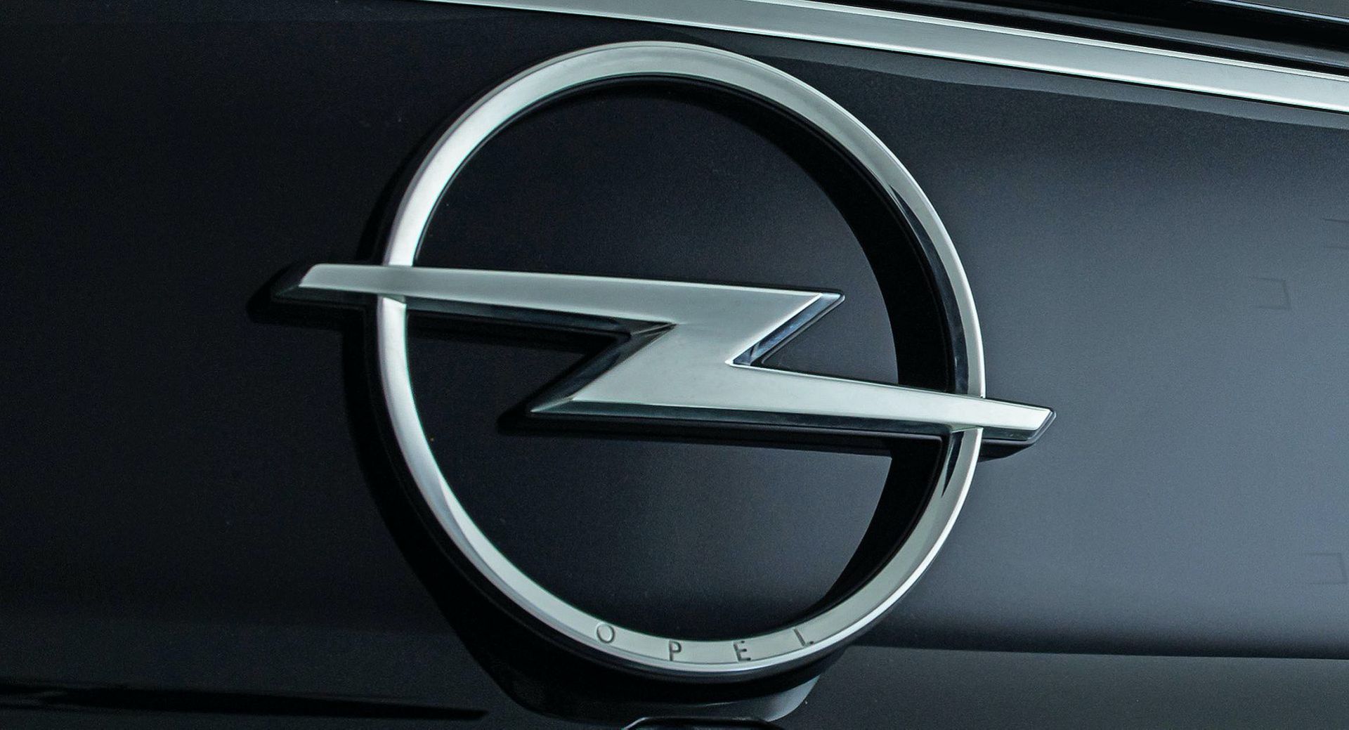 Turns Out The 2021 Mokka Debuted Opel's Redesigned 'Blitz' Logo