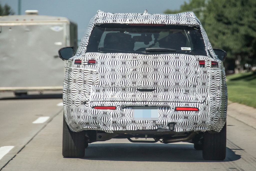 2022 Nissan Pathfinder Shows Big Infotainment Screen In Its Spy Debut ...