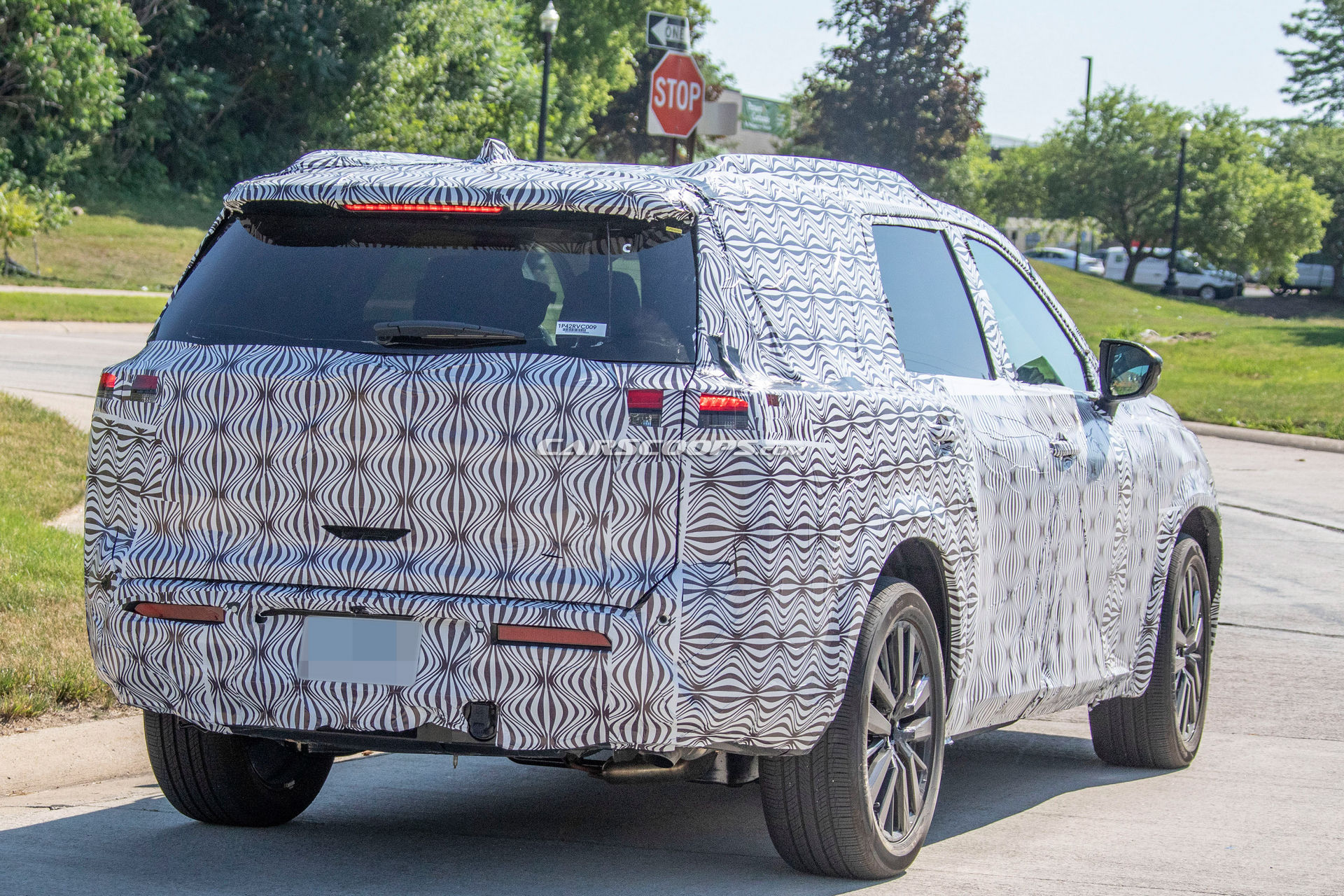 2022 Nissan Pathfinder Shows Big Infotainment Screen In Its Spy Debut ...