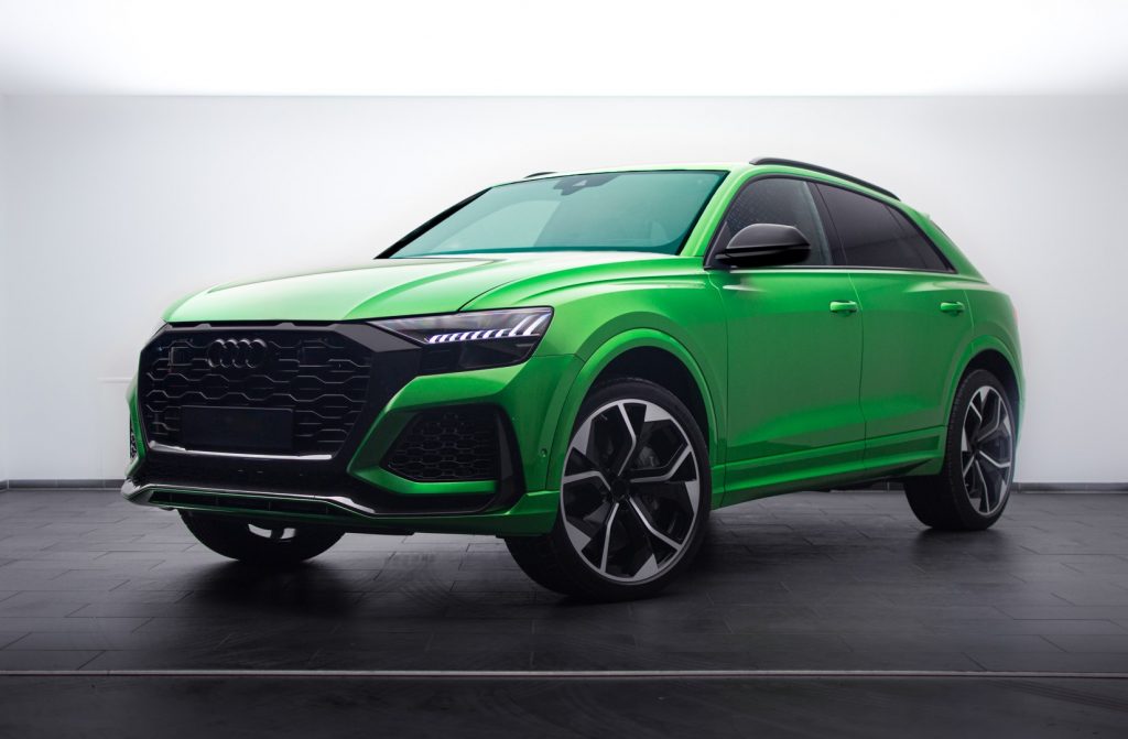 AUDI RS Q8, COR VERDE JAVA. A - SHIFT CAR Veículos