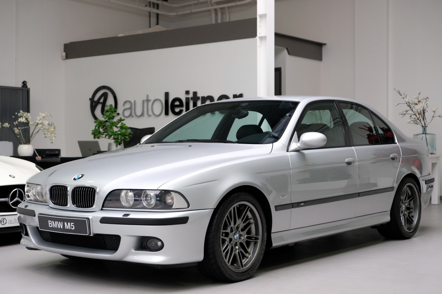 01 Bmw 9 M5 Has Aged Like Fine Wine Can Be Yours For 52k Carscoops